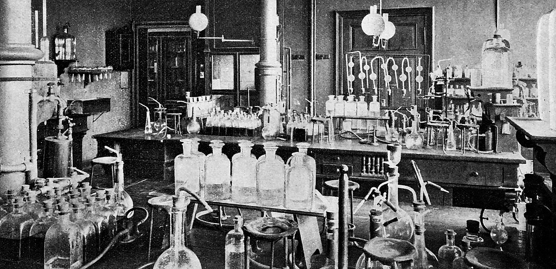 Chemisch-physikalisches Hauptlabor einer Moorversuchsstation (um 1910).