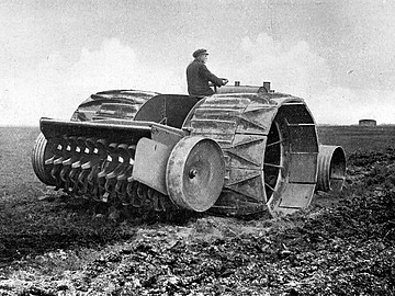Moorfräse: Lanz Landbaumotor, der Nachfolger der Dampftraktoren, Vergaser 4-zyl., 14 l Hubraum, ca. 80 PS, Aufnahme um 1920.